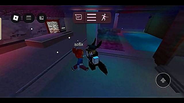 Girl Joins Fake Condo Server'Gets Invited to Real Roblox Paradise Roleplay